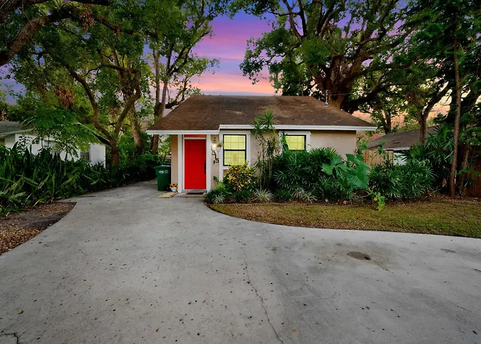 Zen Jungle House By Busch Gardens Sleeps 12 With Outdoor Games & Detached Play Space!