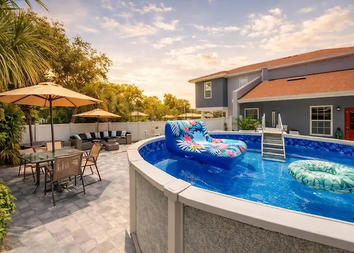 4 Bedroom House Near Downtown Tampa Sleeps 12 Pool Private Patio Pet Friendly